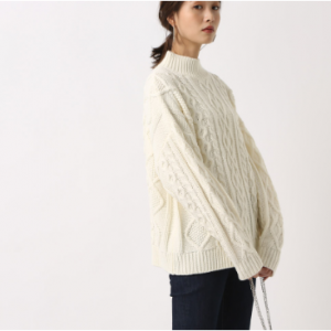ビッグケーブルニット