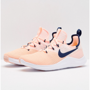 NIKE FREE TR 8 跑鞋