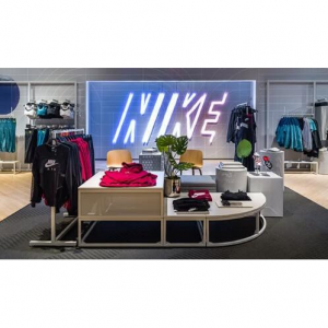 Nike耐克专柜/专卖店、Factory工厂店与Outlet奥特莱斯款有什么区别,怎么区分?