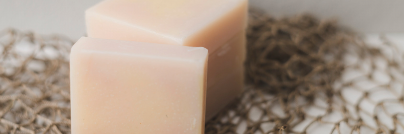 7 Best Natural Organic Facial Bar Soaps for Dry & Sensitive Skin