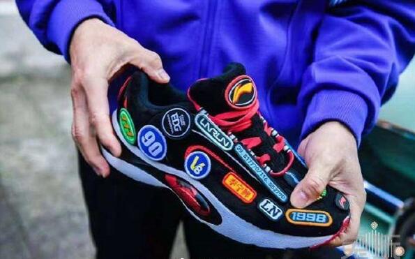 李宁 x EDG 联名运动鞋 李宁 x EDG 联名运动鞋