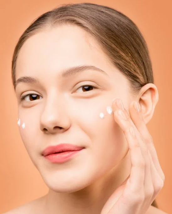 What Is Niacinamide and How to Choose the Right Niacinamide Products for Your Skin Care?