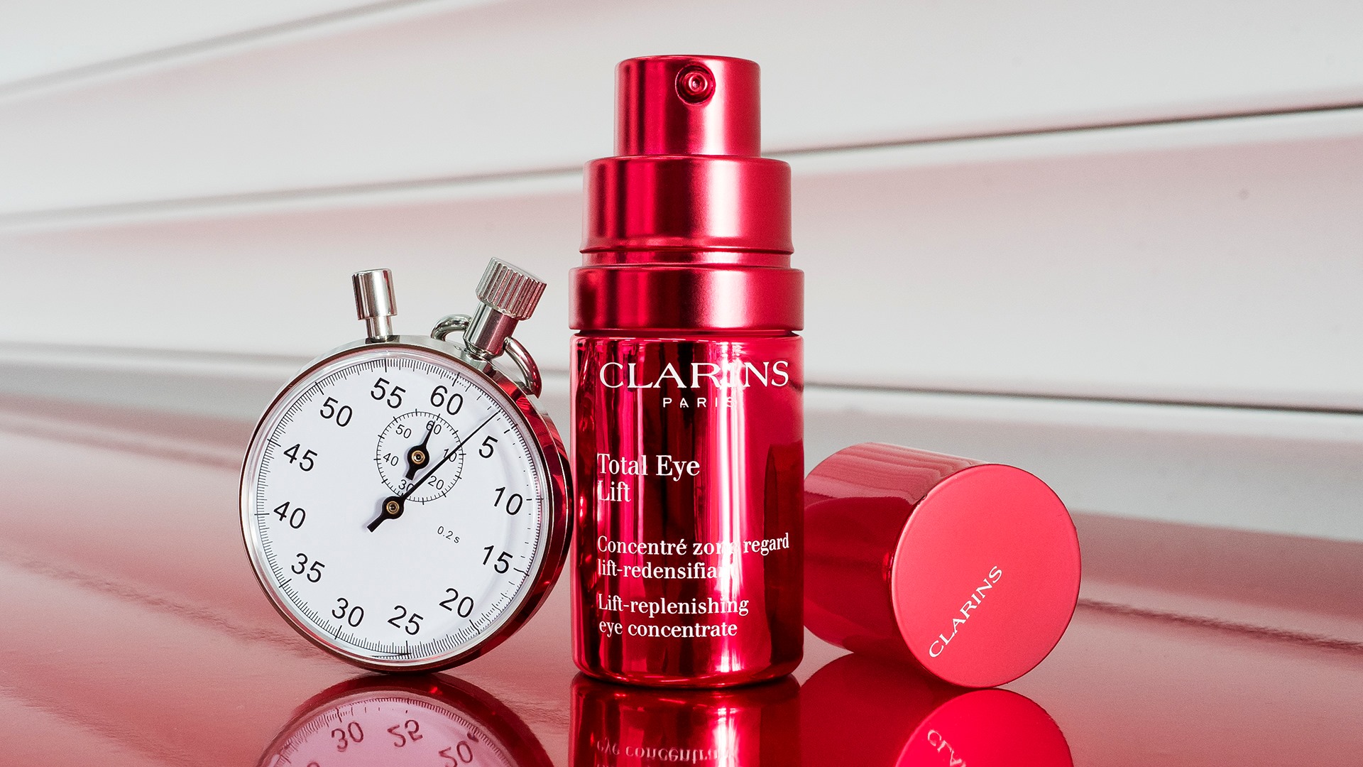 重磅新品！Clarins娇韵诗「超速眼霜」 - 快速提拉紧致，拯救熊猫泡泡眼！（成分+功效解析）