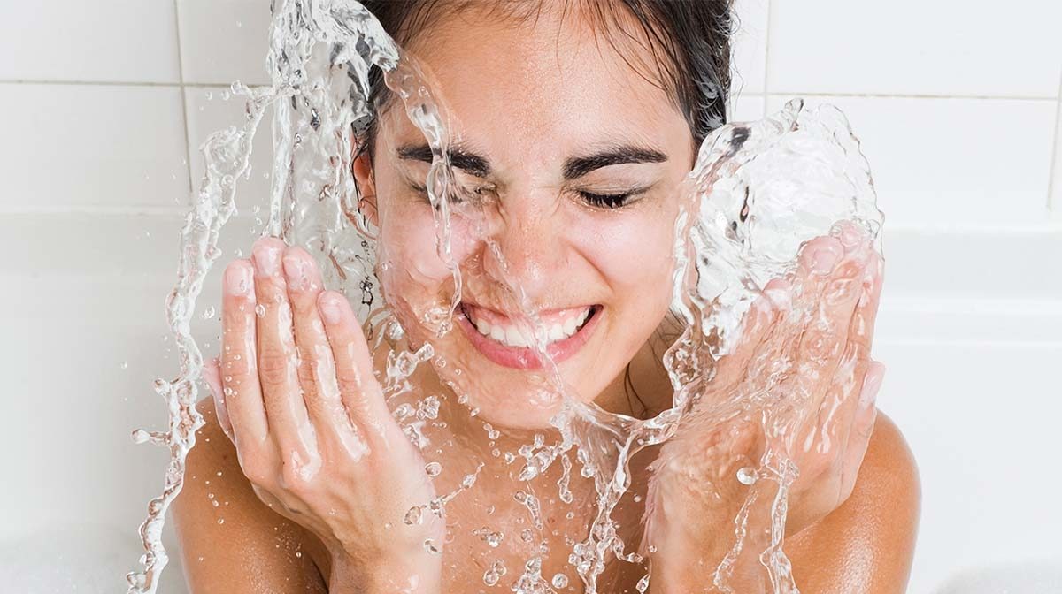 Foaming, Cream, Oil or Gel Cleanser: Which Type of Face Wash is Best for You?