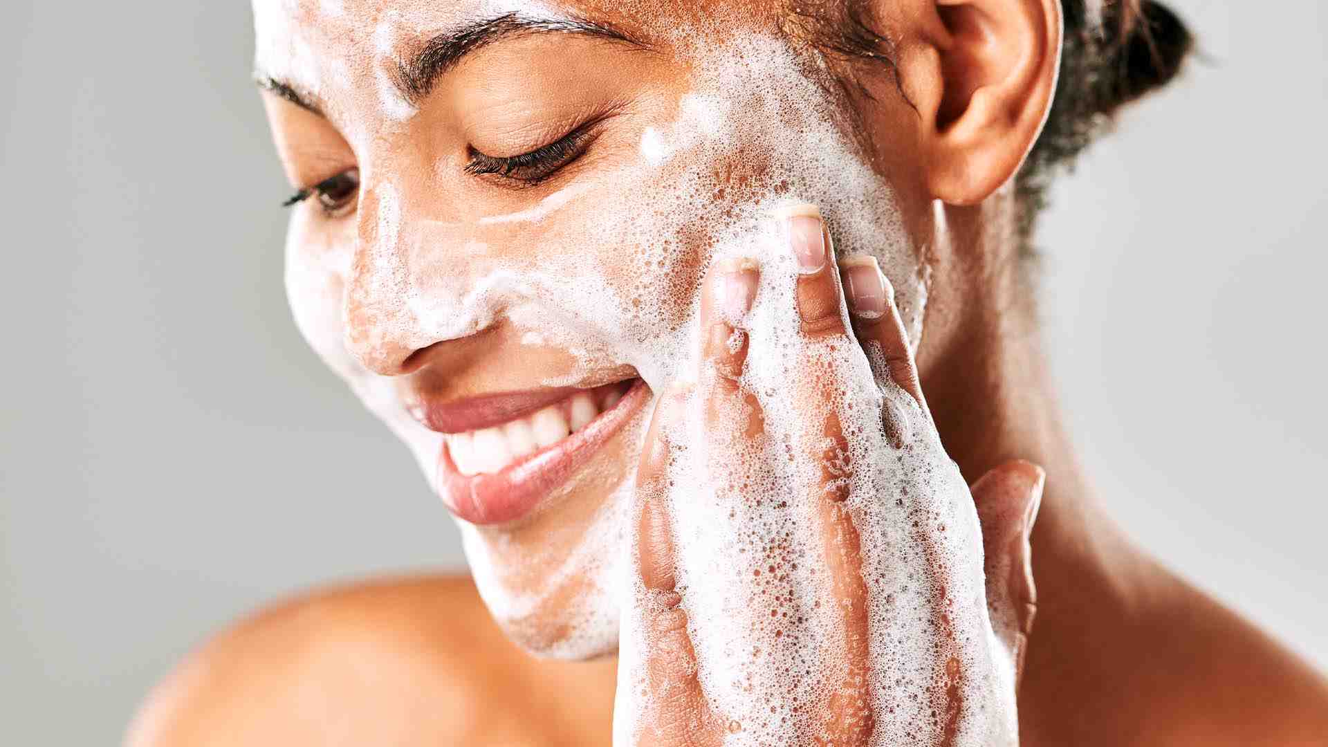 8 Favorite Amino Acids-based Facial Cleansers for Dry, Sensitive Skin
