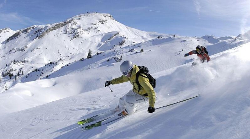 8 Top Websites to Buy Ski and Snowboard Gear, Earn up to 8% cashback 
