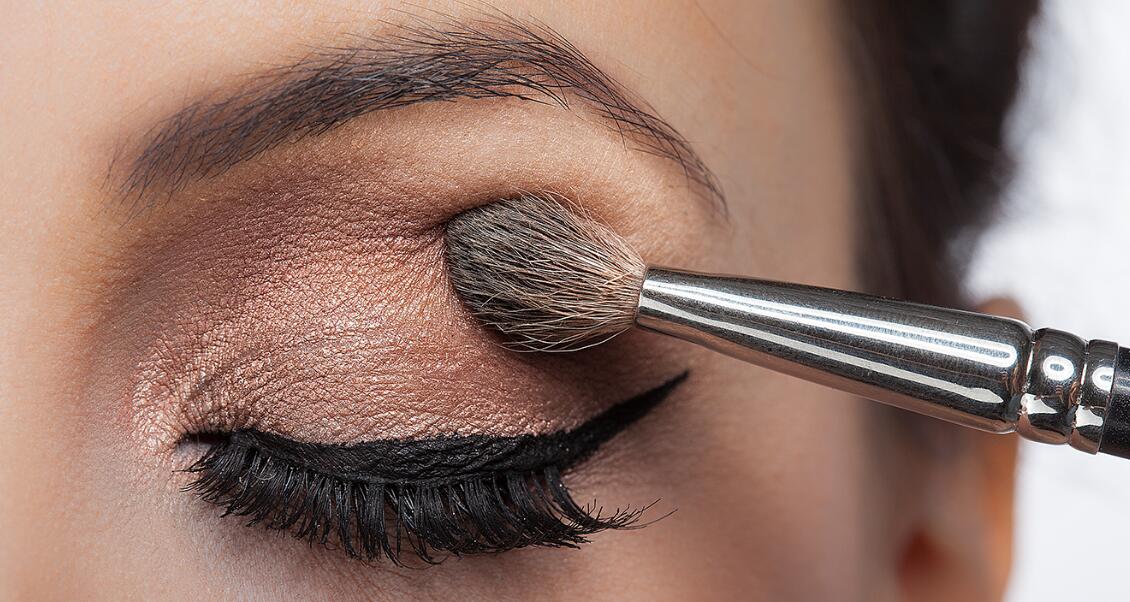 Bobbi Brown Nude Drama Eyeshadow Palette looks