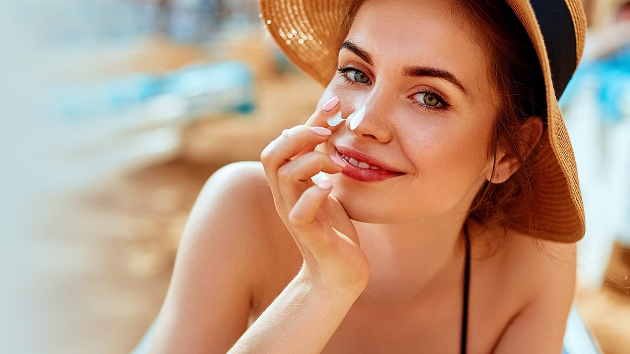 7 Best Chemical-Free Sunscreens for Sensitive Skin, Recommended by Dermatologists