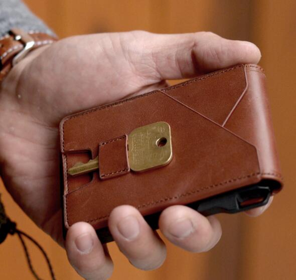 Review: Ridge Wallet vs. Fantom vs. Aviator vs. Trayvax vs. Dango ...