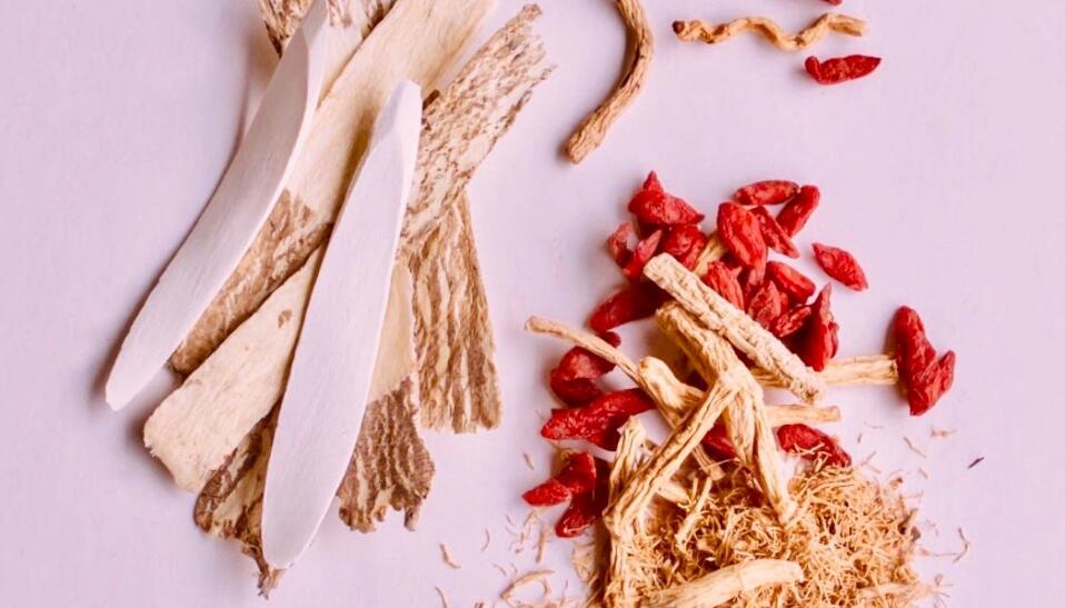 6 Best Traditional Chinese Herbal Skincare Brands to Restore Skin Barrier 2024