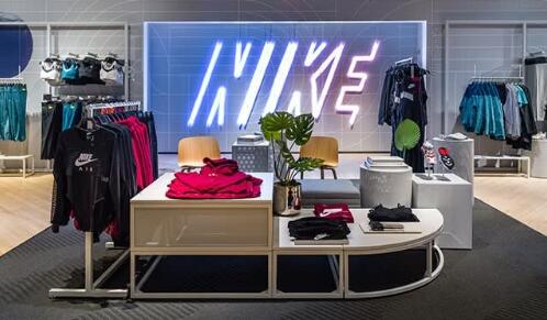 Nike耐克专柜/专卖店、Factory工厂店与Outlet奥特莱斯款有什么区别，怎么区分？