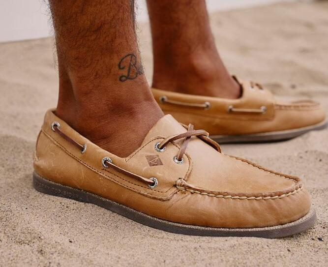 effekt Vedhæftet fil is Sperry vs. Sebago vs. Hey Dude vs. Timberland: Which Makes the Best Boat  Shoes? - Extrabux
