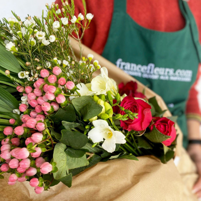 Brassée de fleurs fraîches surprise - Des fleurs à la maison Brassée de fleurs fraîches surprise - Des fleurs à la maison