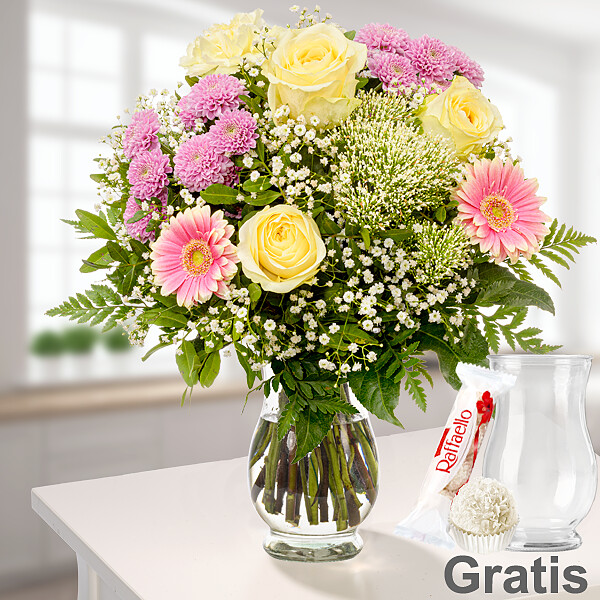 Blumenstrauß Blumenfreude mit Vase & Ferrero Raffaello - Blumen online  verschicken auf FloraPrima.de