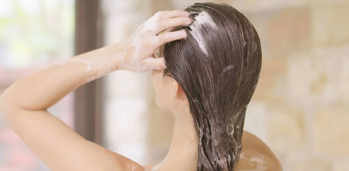 Nizoral vs. Selsun Blue vs. Head & Shoulders vs. Neutrogena : Who Wins the Anti-Dandruff Shampoo Showdown?