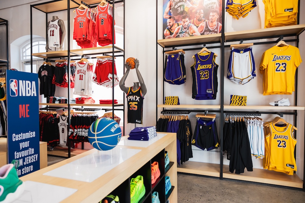 2025美国购买球衣和体育周边的12个靠谱网站推荐(世界杯/NBA/NFL/MLB/F1正品鞋帽+省钱攻略)